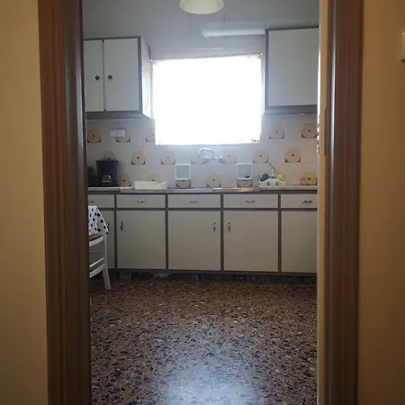 Apartment, Near The كاريستوس