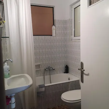 Apartment, Near The كاريستوس